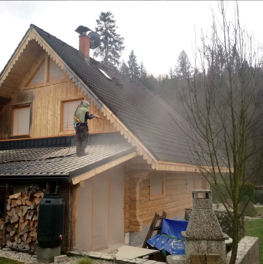 Lazúry a oleje na ochranu dreva