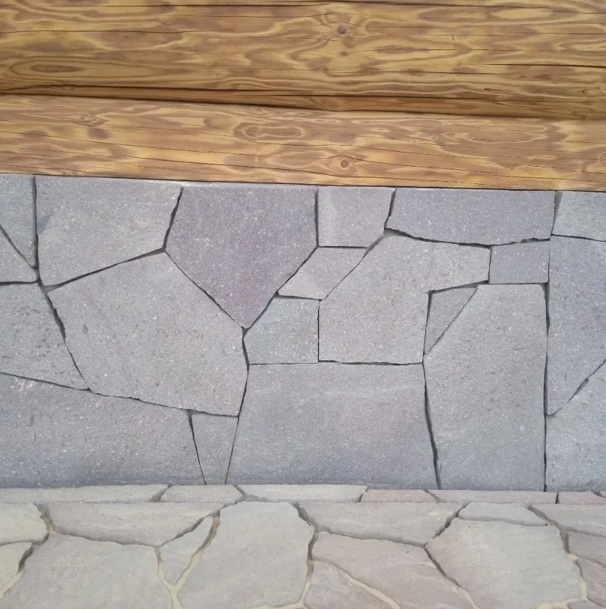 Rôzne typy kovových povrchov na pieskovanie